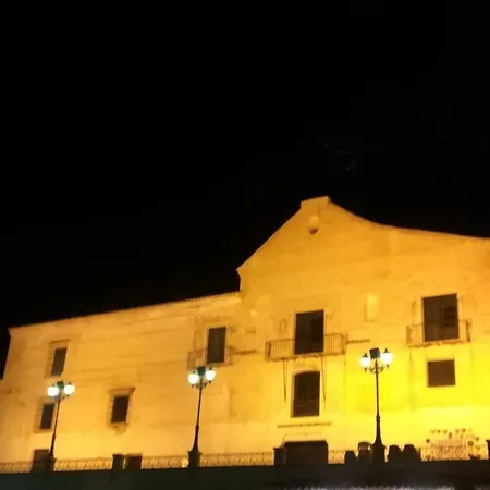 Casita Ana En El Centro De *